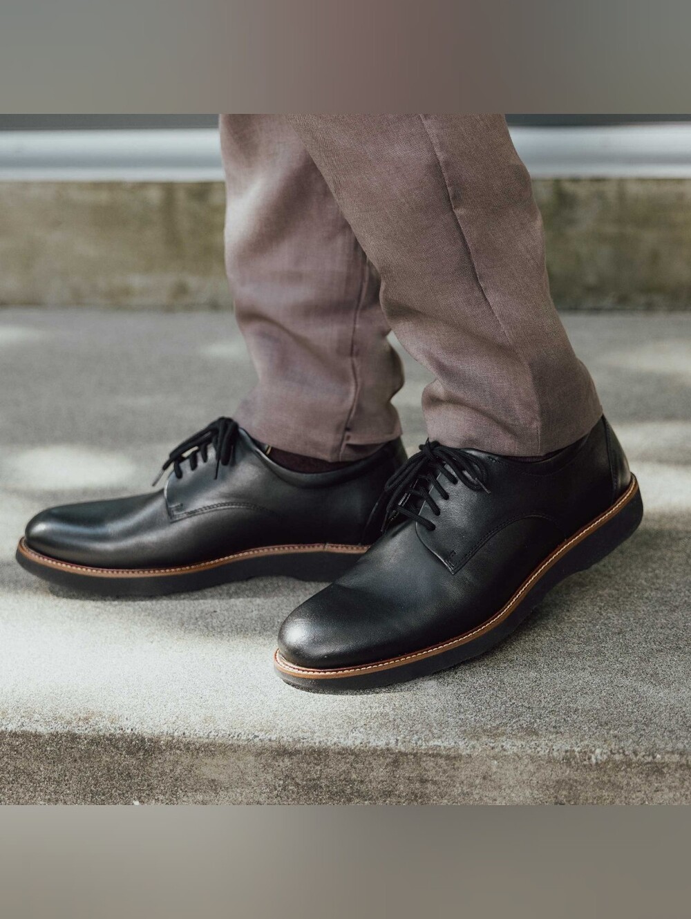 Men's Black Leather Derby Shoes with Contrasting Welt